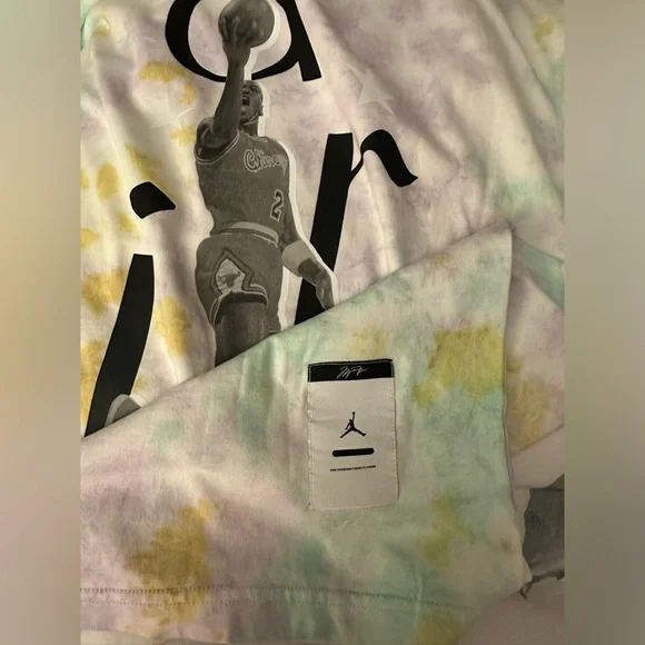 Air Jordan Men's Tie Dye T-Shirt in Doll Size Medium Men NWT - Picture 7 of 7